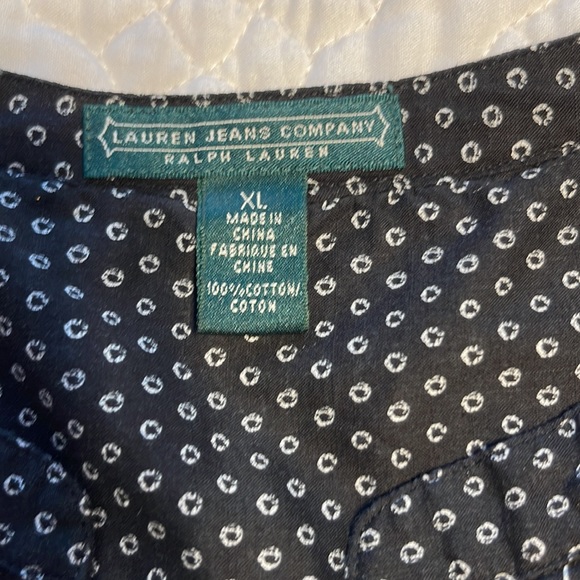 Lauren by Ralph Lauren light weight cotton button down blouse. - Picture 5 of 7